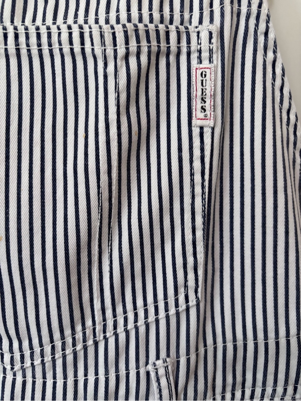 Guess| 1988 Vintage Navy & White Pinstriped Denim Overalls Cuffed Shorts Sz 4 - Picture 8 of 10